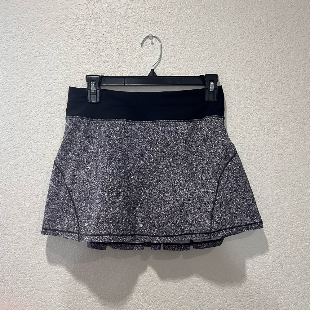 Lululemon pace rival Skirt